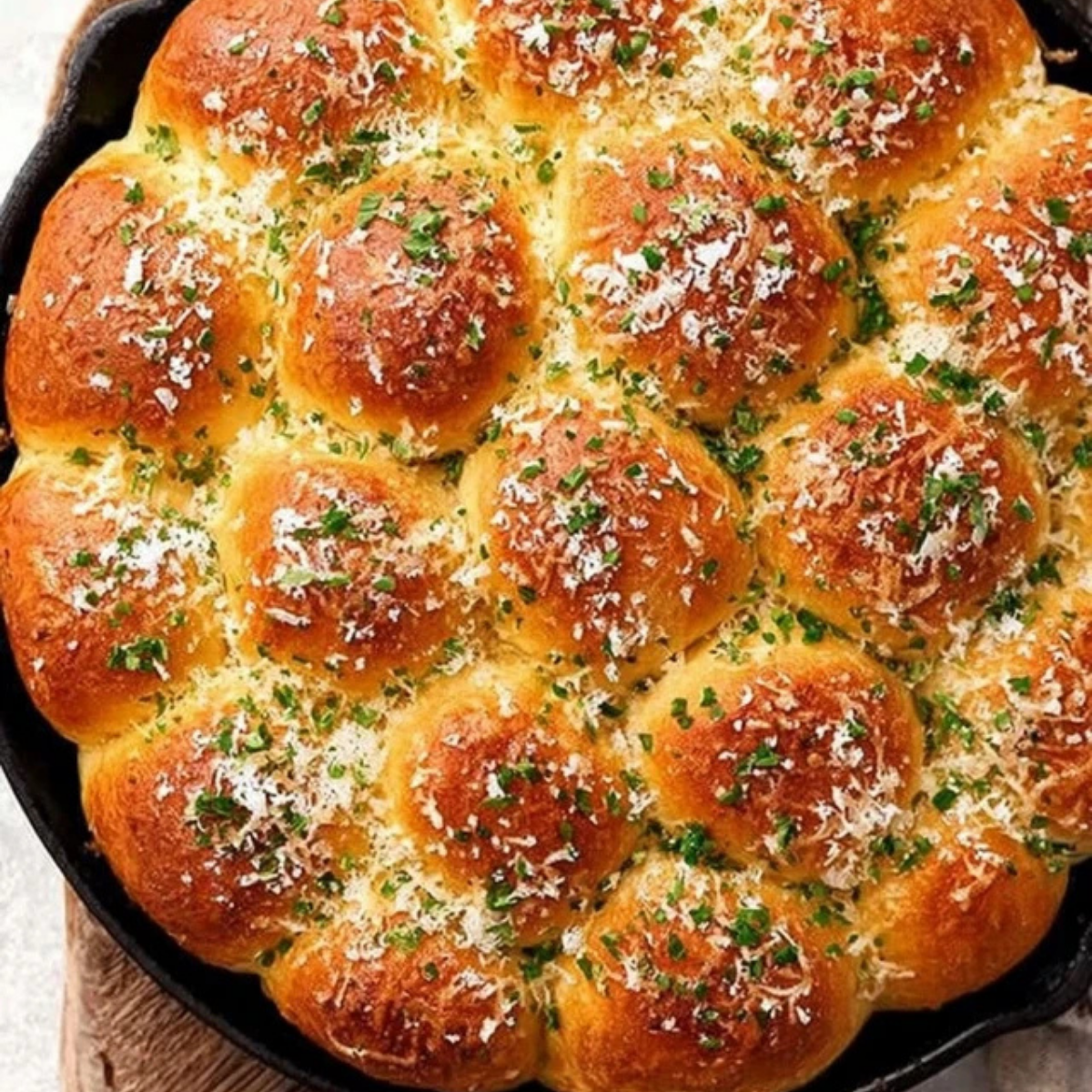 Buttery Soft Parmesan Pull-Apart Rolls