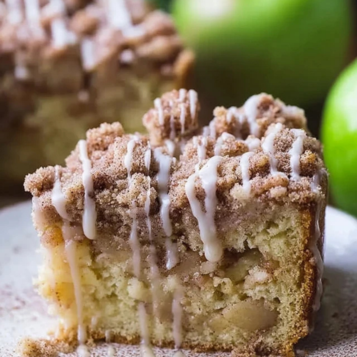 Cinnamon Apple Crumb Cake