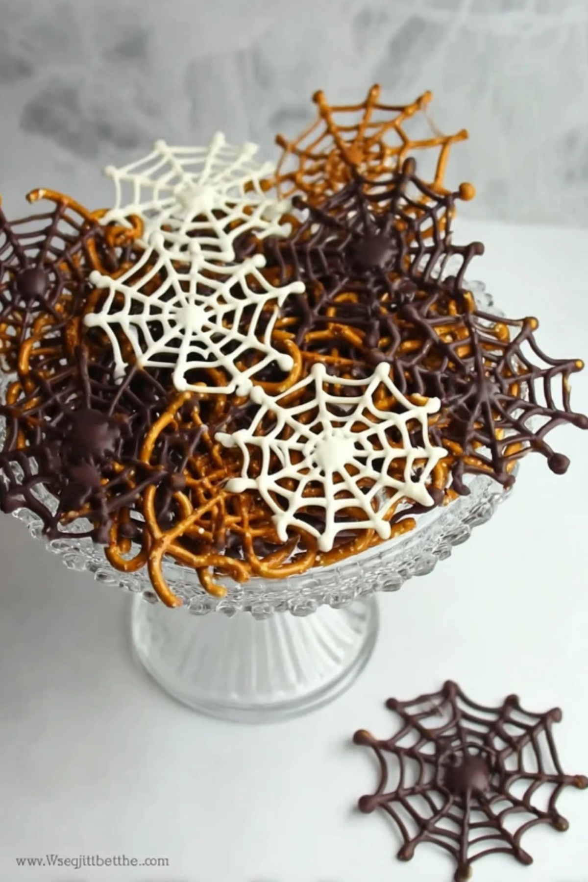 Halloween Chocolate Pretzel Spider Webs