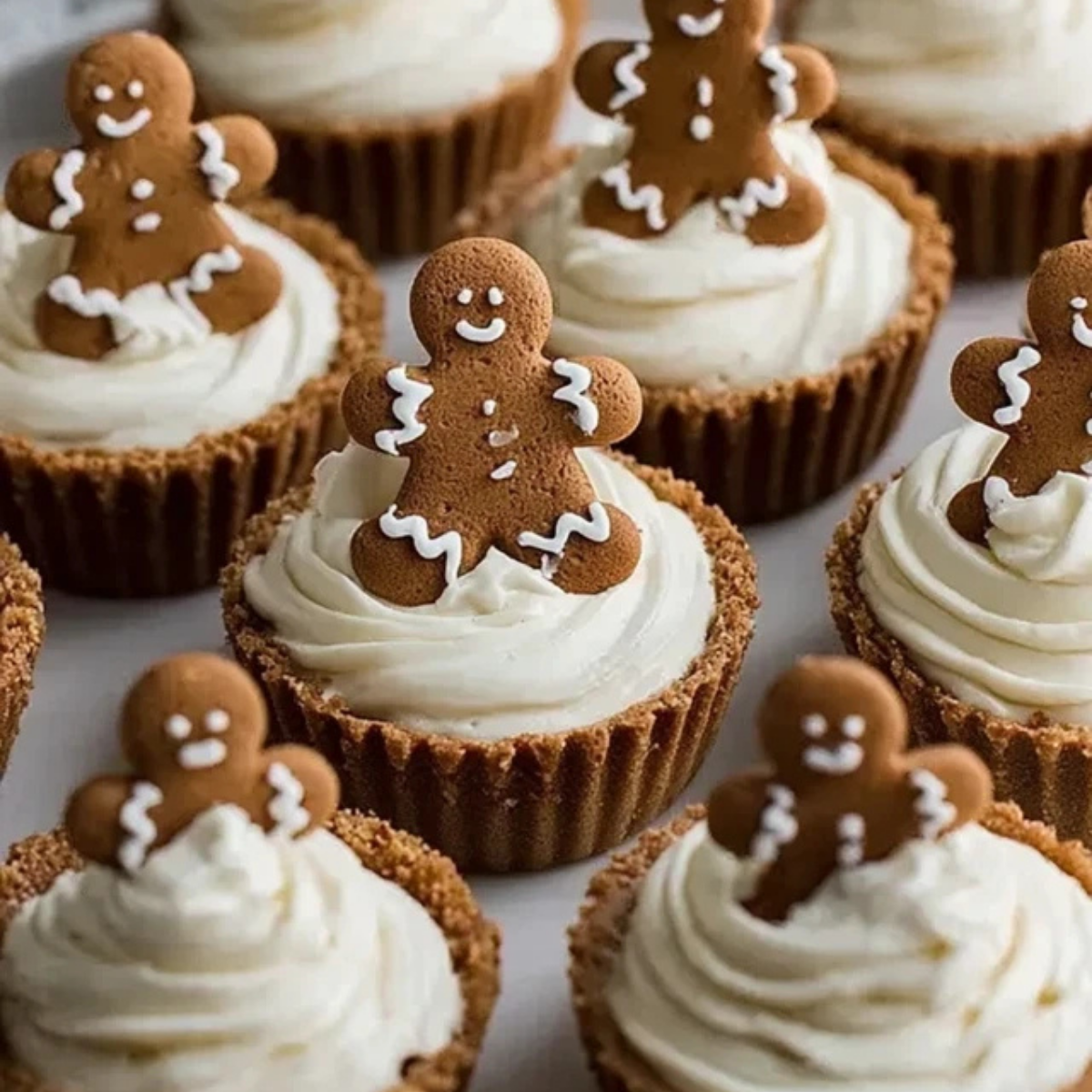 No-Bake Gingerbread Cheesecake Cups