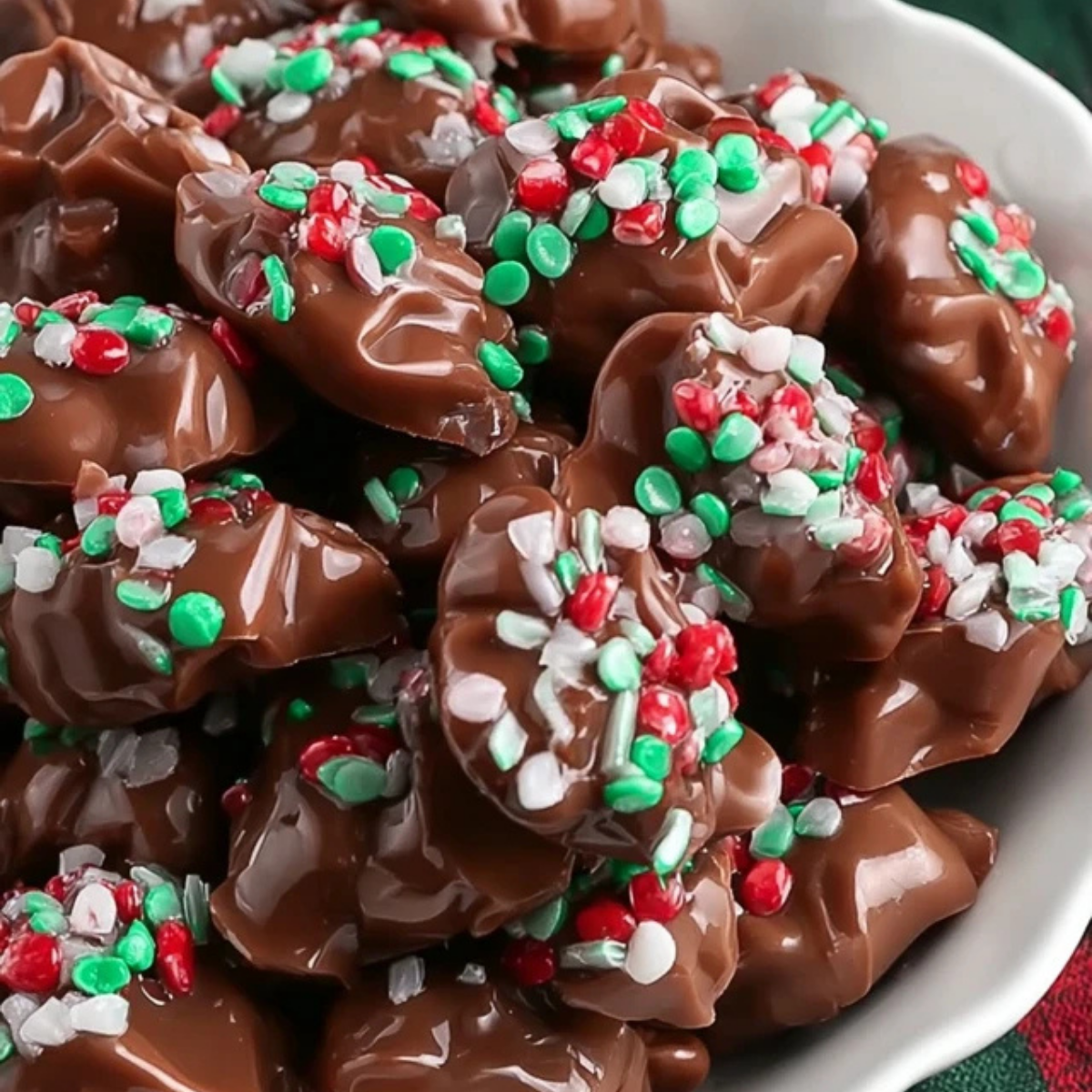 Christmas Crock Pot Candy Recipe: A Simple, Sweet Holiday Treat - What ...