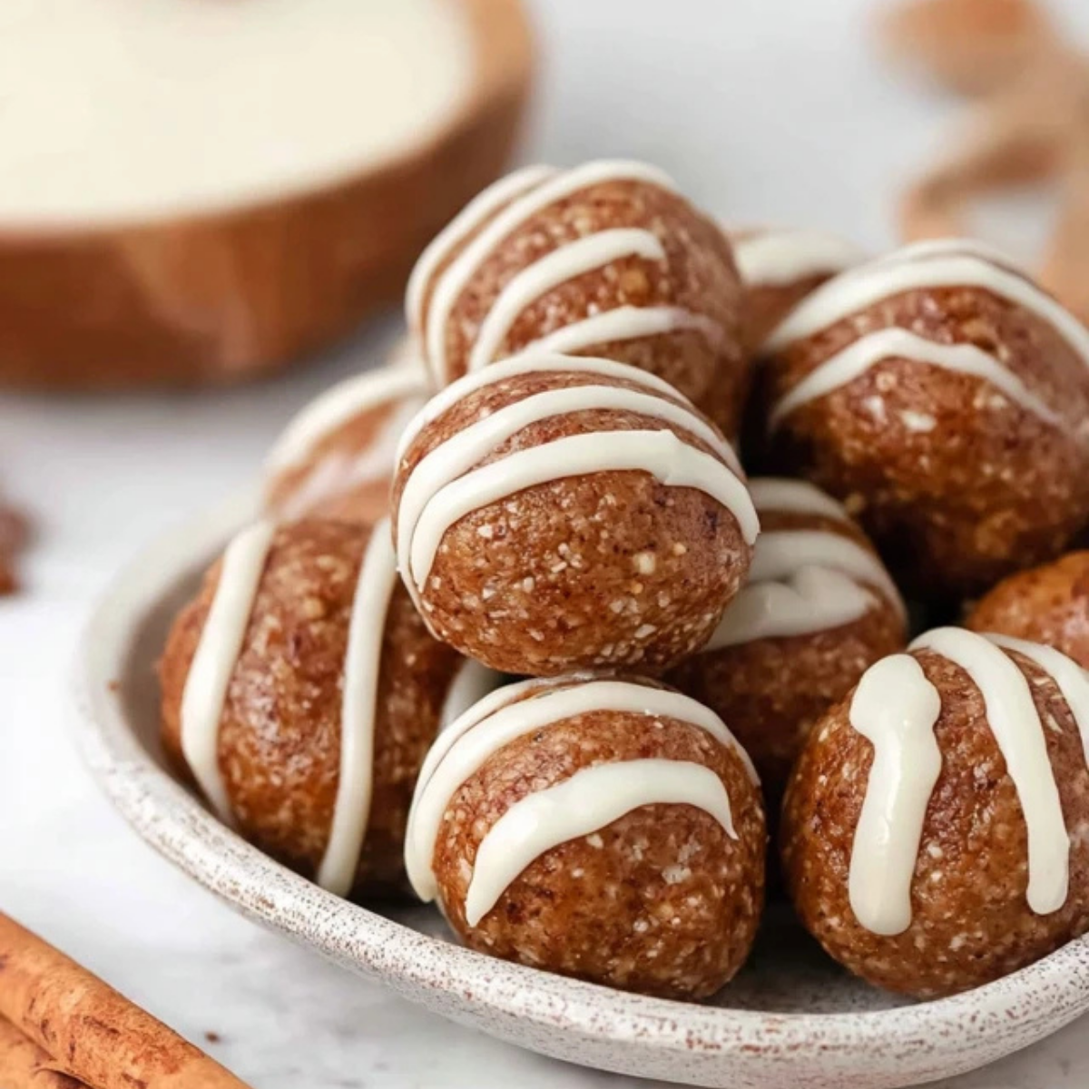 Cinnamon Roll Energy Bites