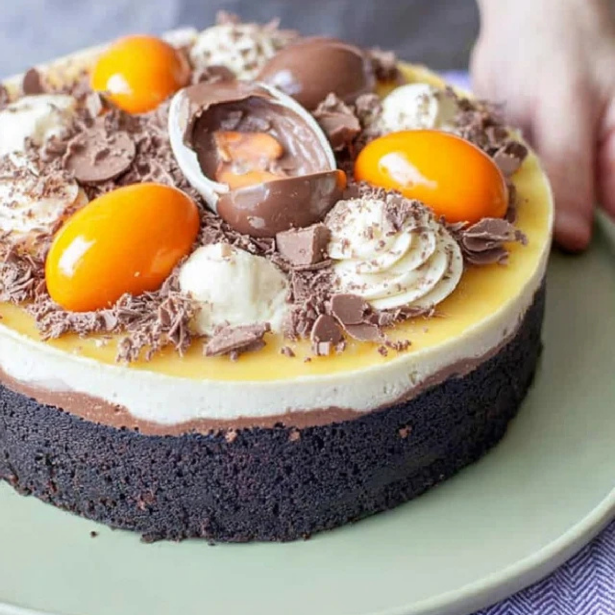 Cadbury Creme Easter Egg Cheesecake - Easy No-Bake Easter Dessert ...